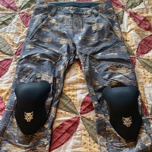 Canis hunting pants